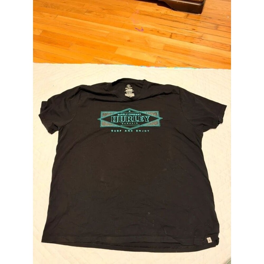 Men’s Hurley 2XL shirt